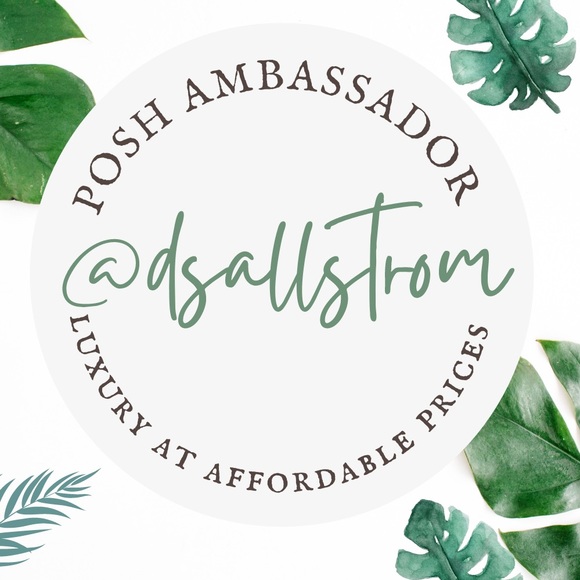 Meet your Posher! - Picture 1 of 5